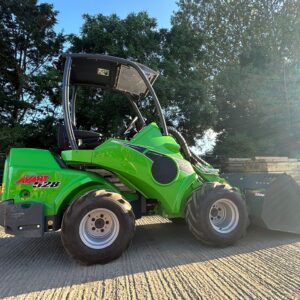Avant 528 articulated loader